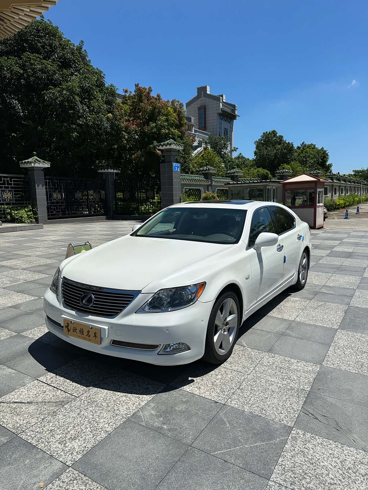Lexus LS, 2008 1