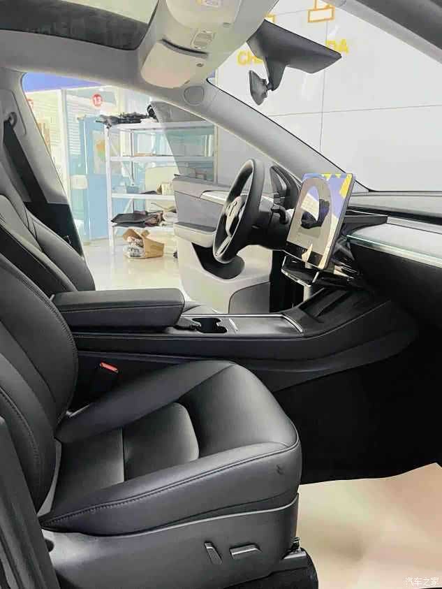 Tesla Model Y, 2024 6