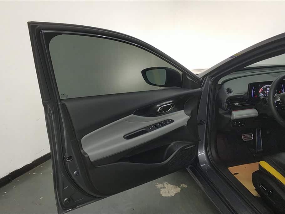 Trumpchi Shadow Leopard