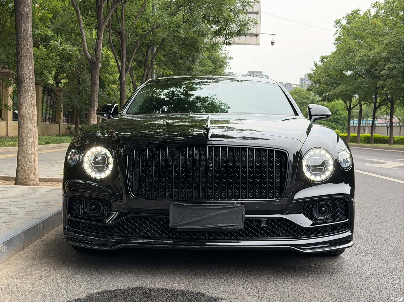 Bentley Flying Spur, 2024 2