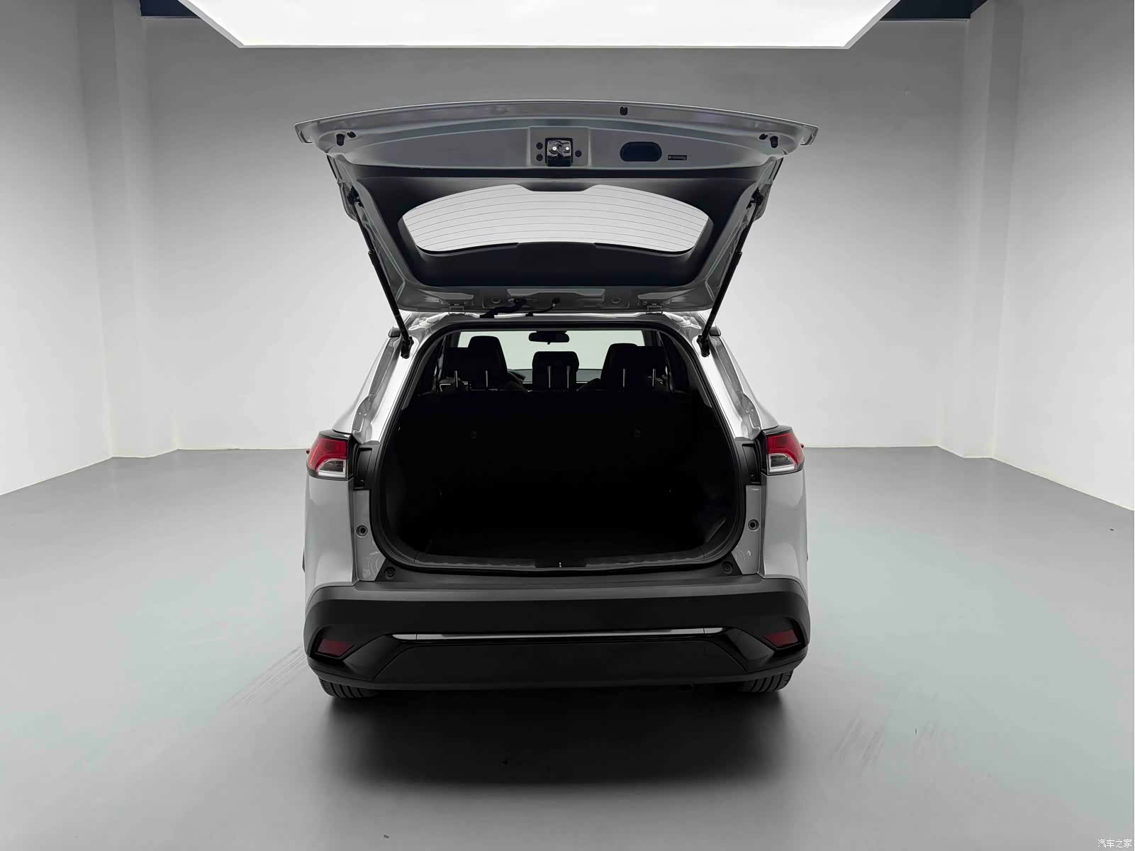Toyota Frontlander, 2025 8