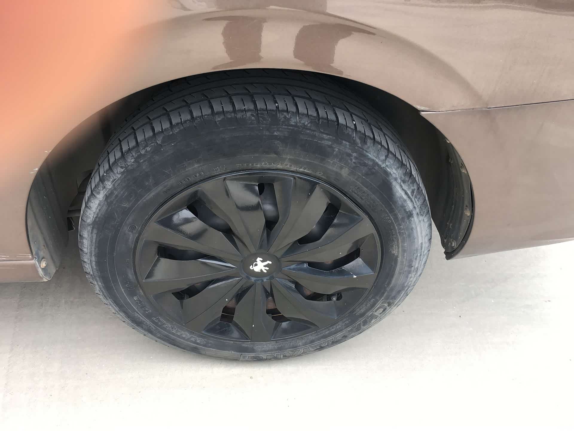Peugeot 301, 2015 все фото