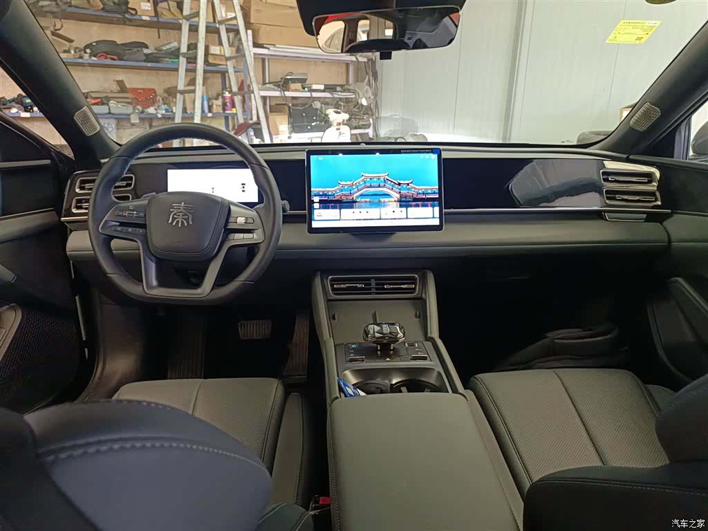 BYD Qin, 2025 10