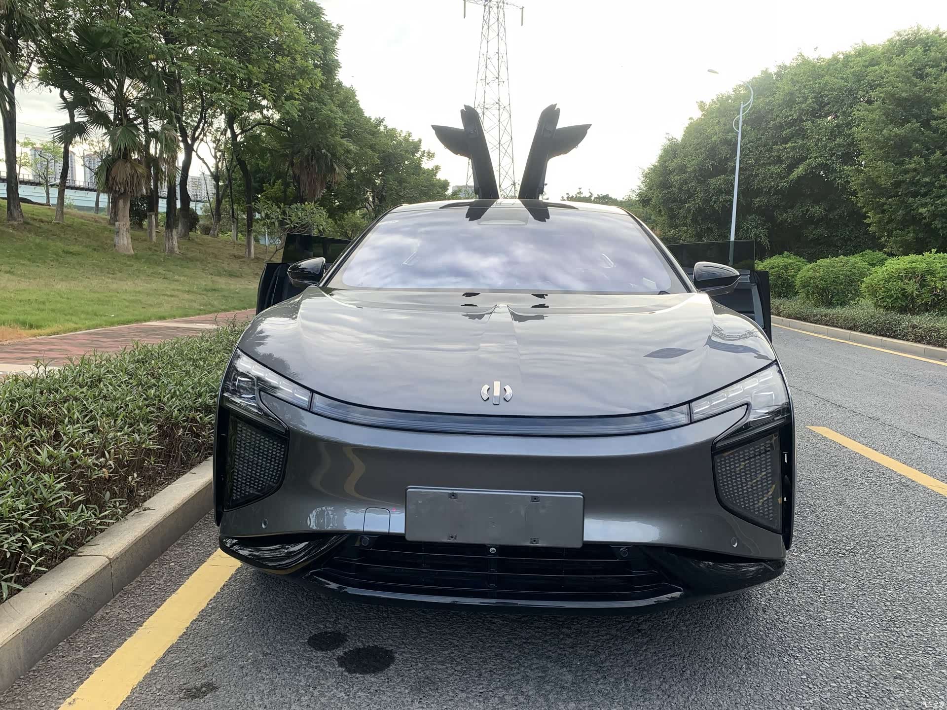 HiPhi X, 2022 11