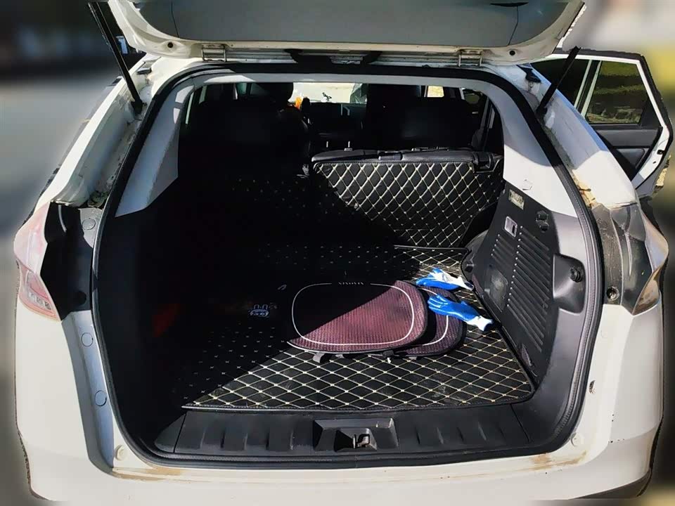 Luxgen Excellent 6 SUV