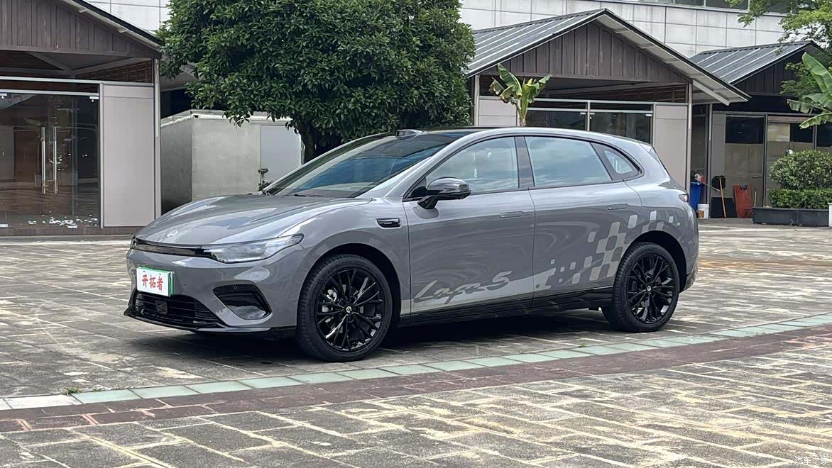 Leapmotor Lafa5, 2025 1