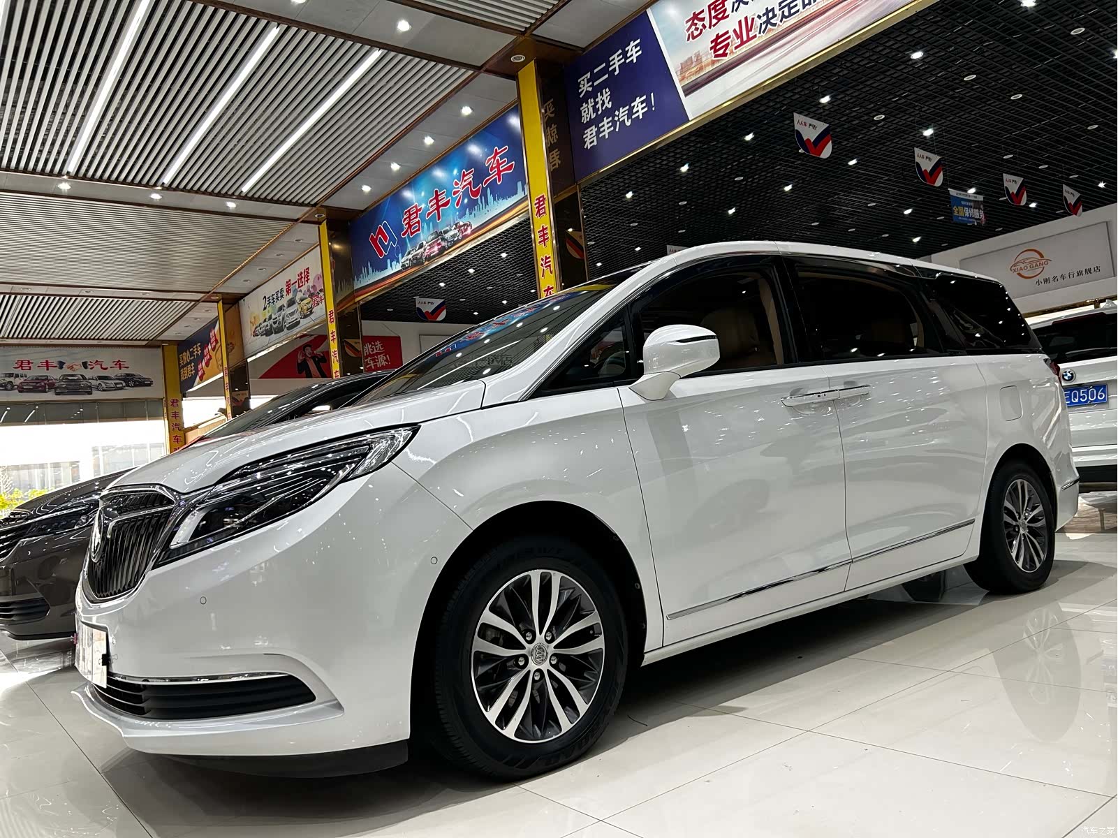 Buick GL8, 2017 2