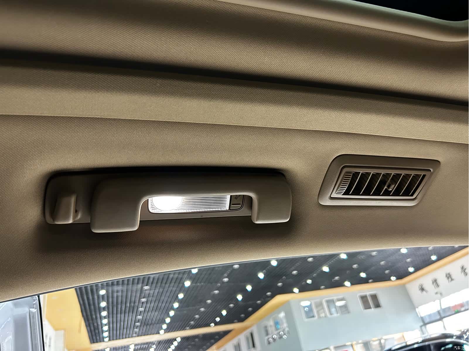 Buick GL8, 2017 6