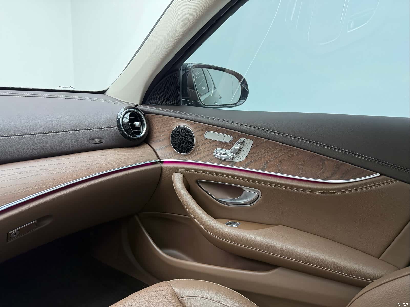 Mercedes-Benz E-Class, 2023 9
