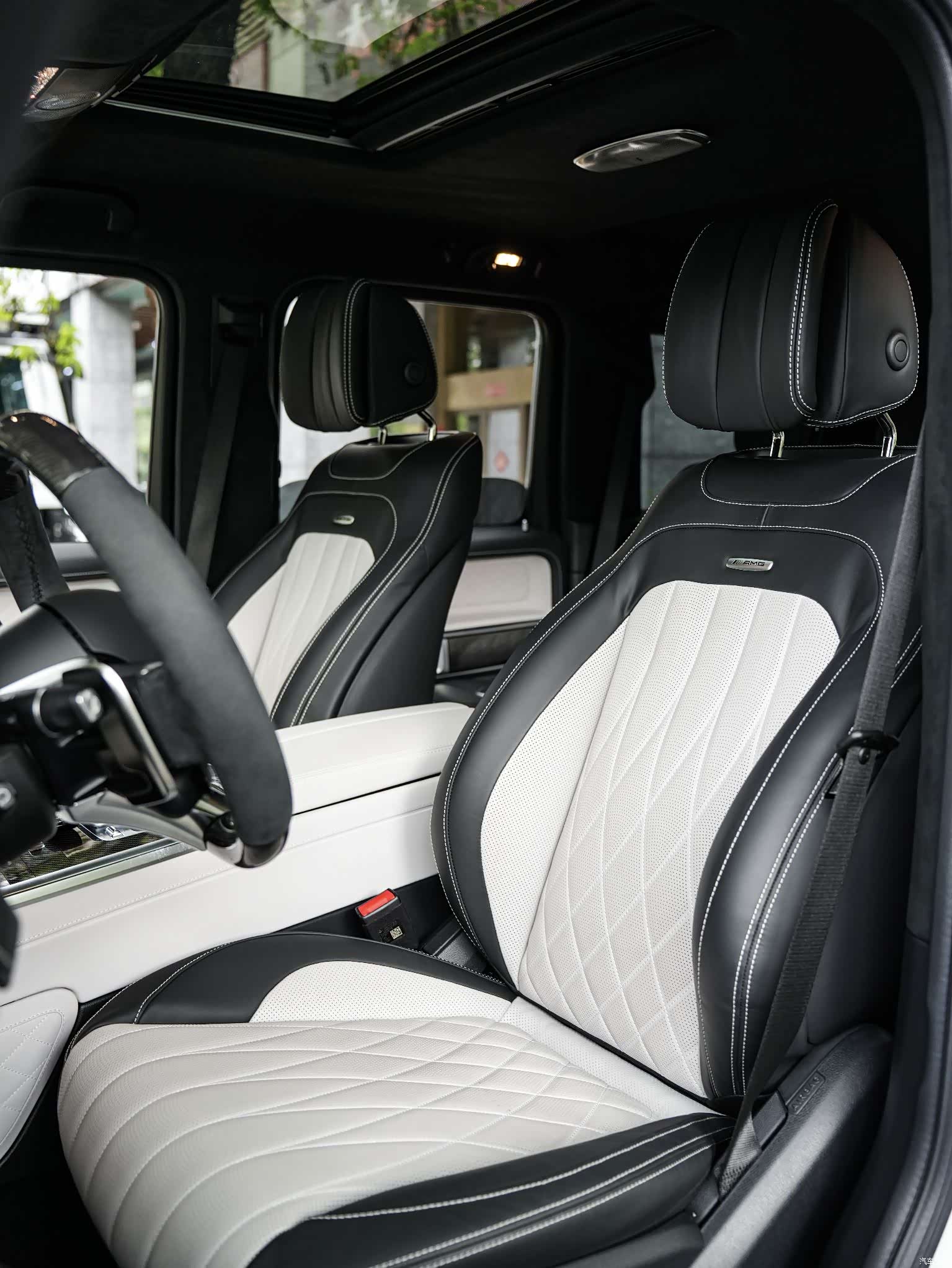 Mercedes-Benz G-Class, 2025 24