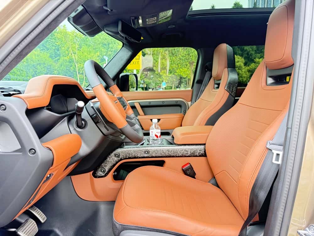 Land Rover Defender, 2026 9
