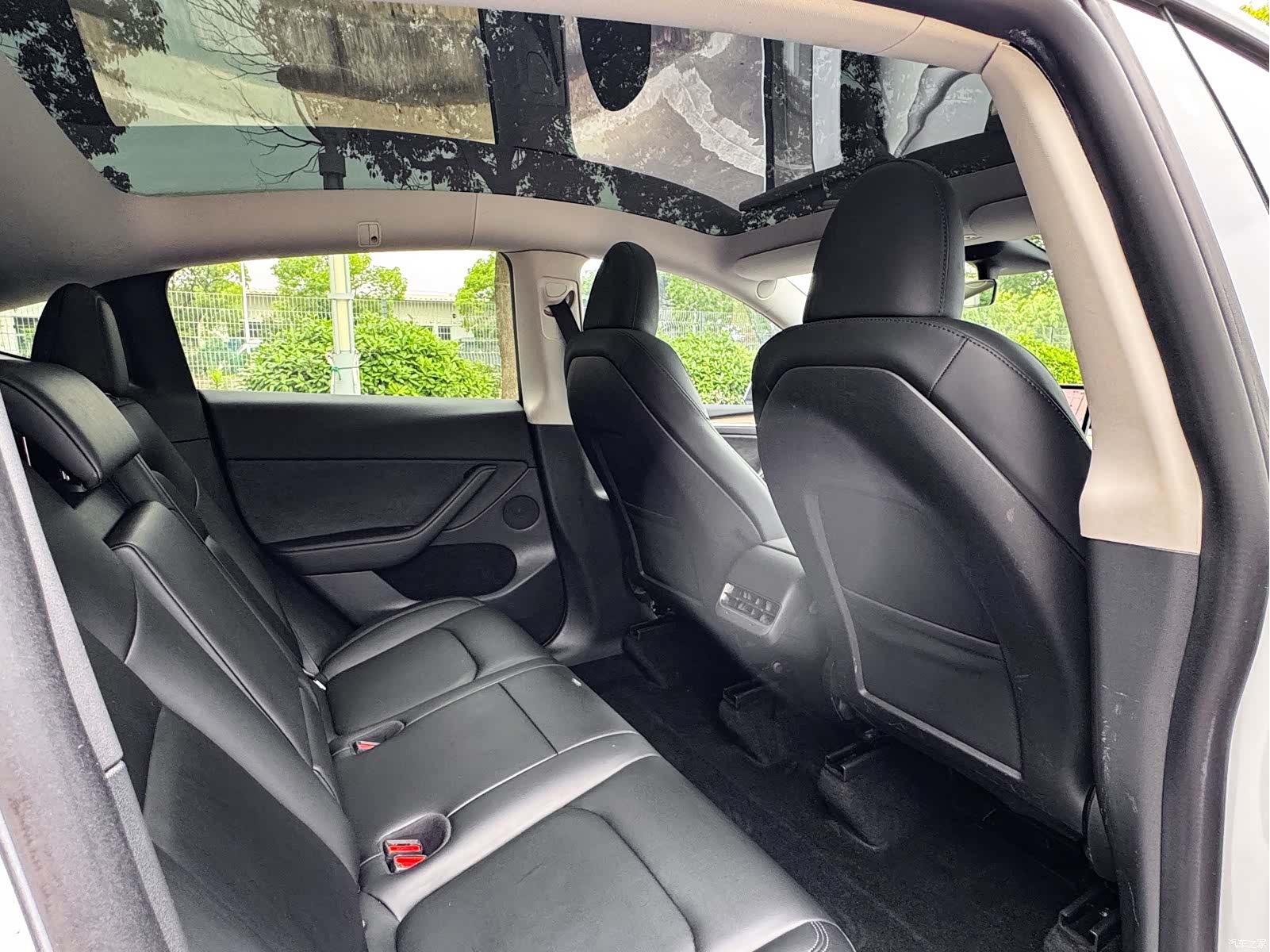 Tesla Model Y, 2023 13