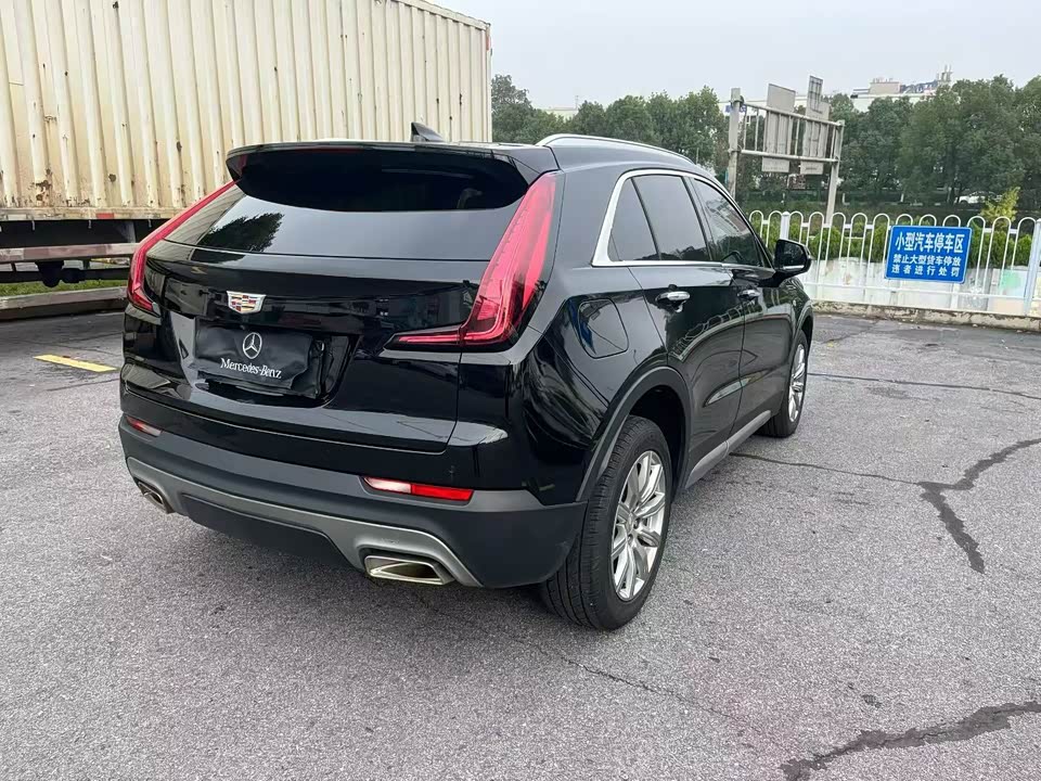 Cadillac XT4