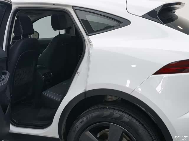 Land Rover E-PACE, 2024 6