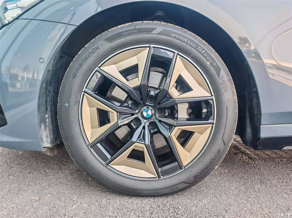BMW 5 Series, 2025 4