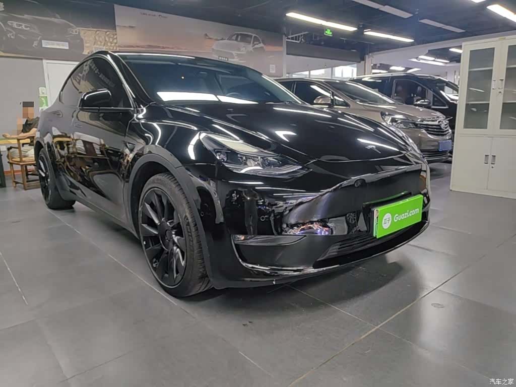 Tesla Model Y, 2021 4