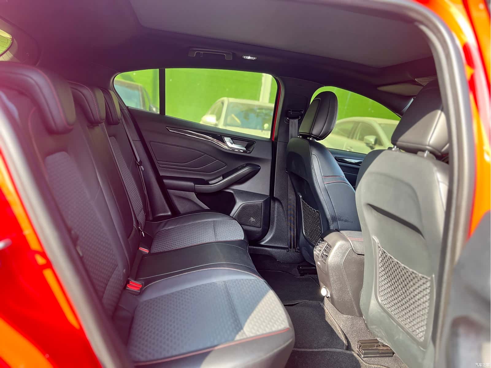 Ford Focus, 2019 11