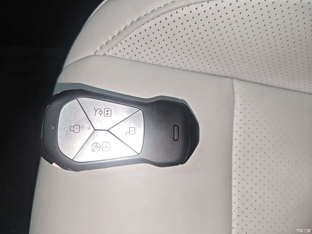 Xpeng P7, 2023 9