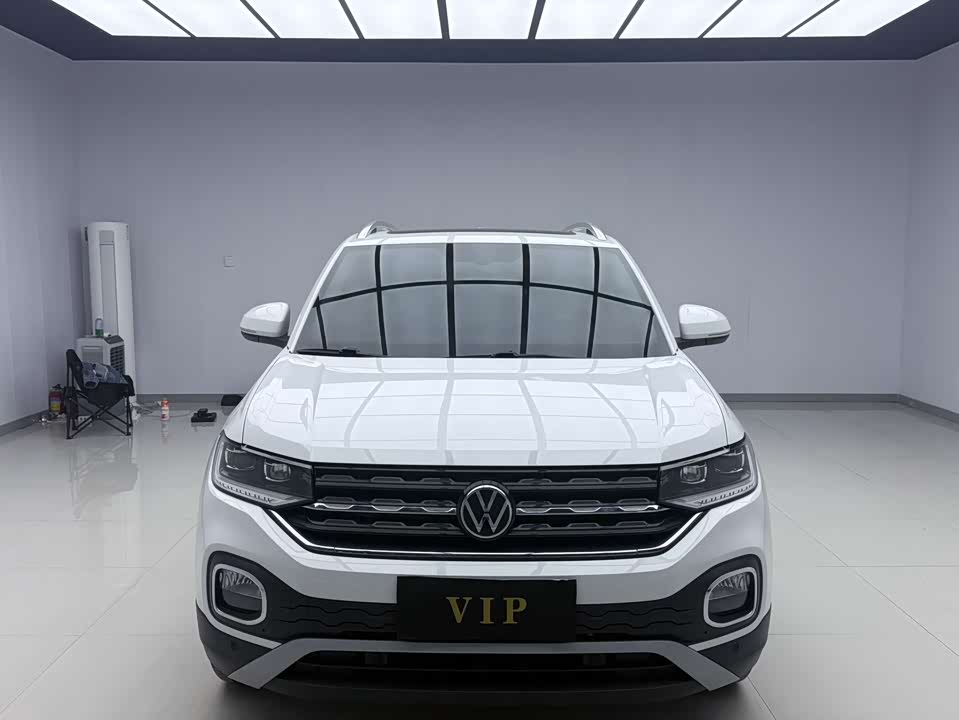 Volkswagen Exploring the shadow