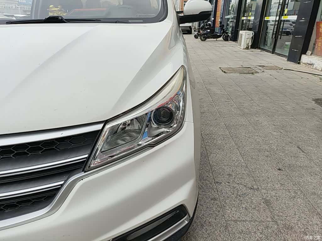 Wuling 730, 2021 24