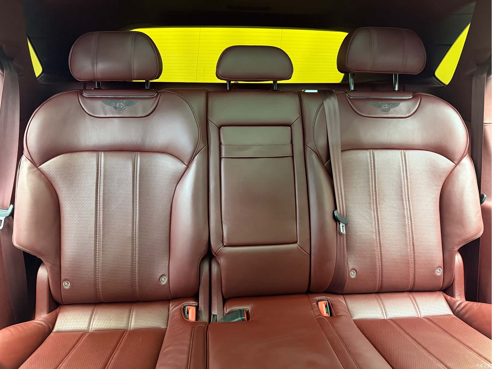 Bentley Bentayga, 2020 12