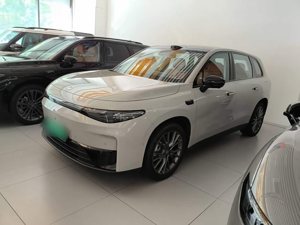 Leapmotor C10