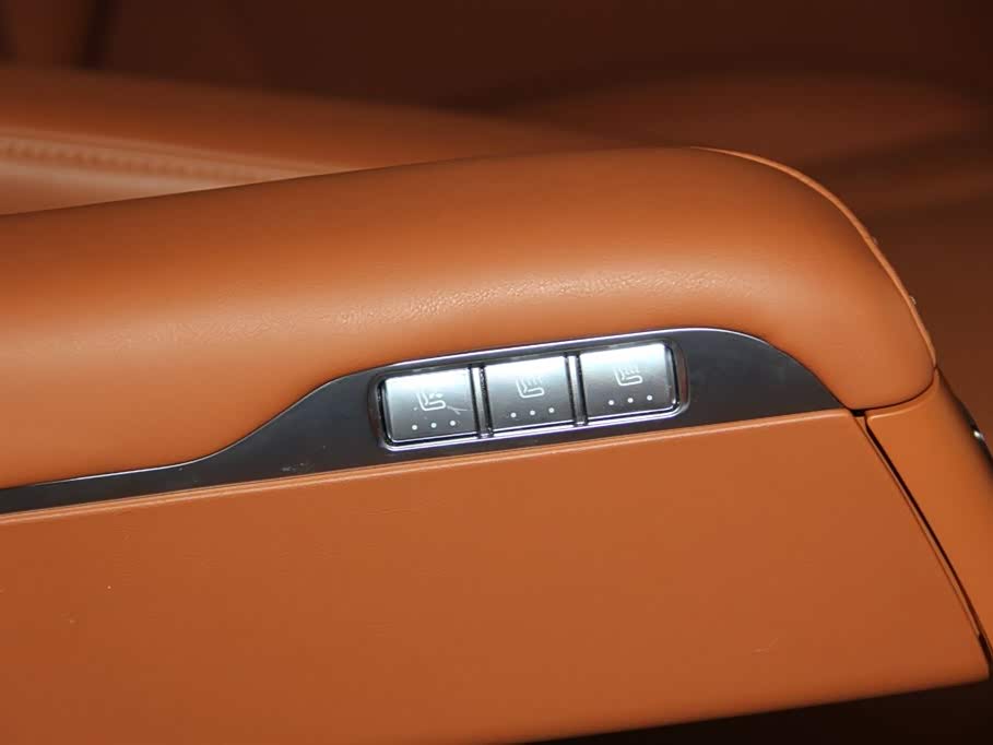 AITO Ask the world M9