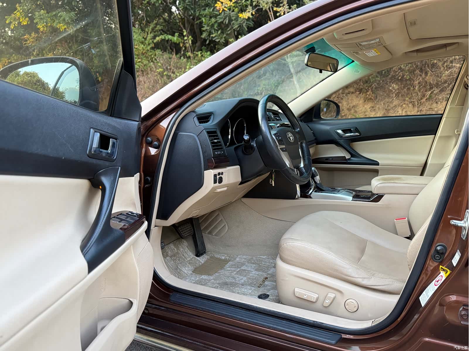 Toyota 2.5V, 2012 10