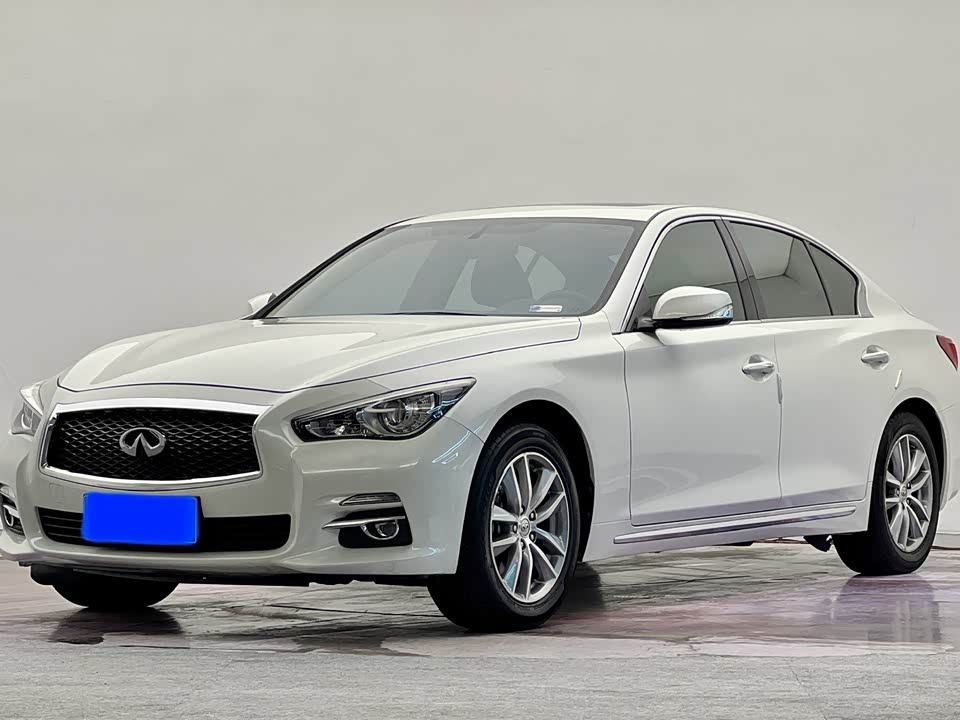 Infiniti Q50L