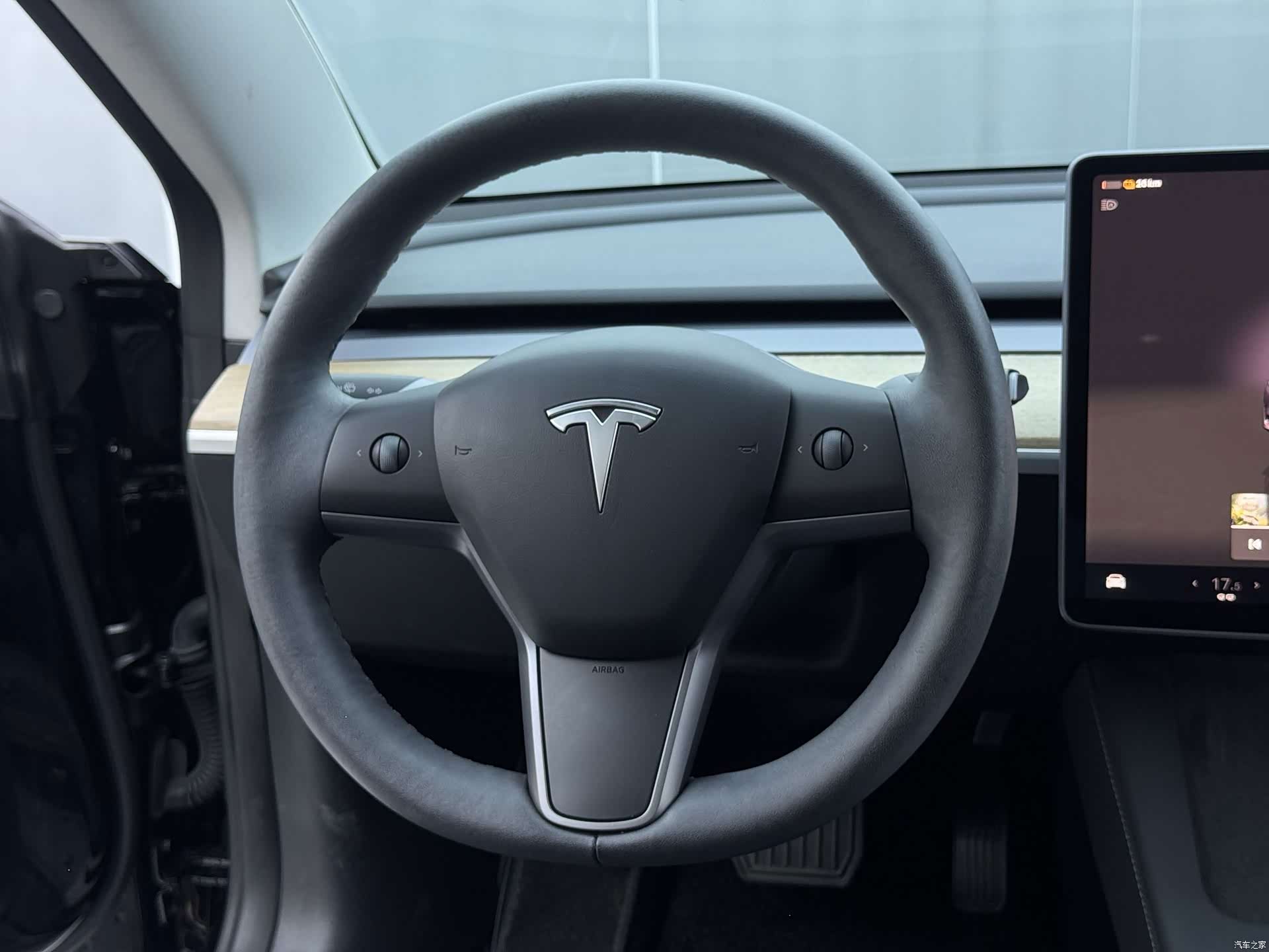 Tesla Model 3, 2022 13