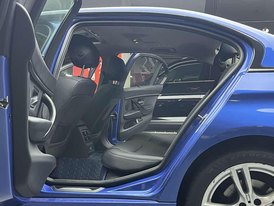 BMW 3 Series 2019, фото 24