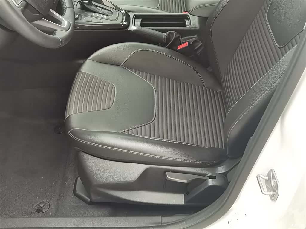 Ford Focus, 2018 20