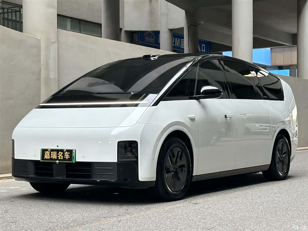 Li Auto MEGA, 2025 1