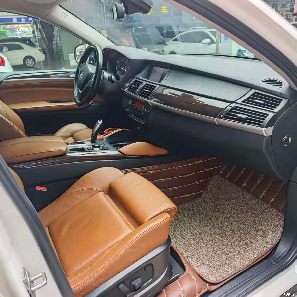 BMW X6, 2012 10
