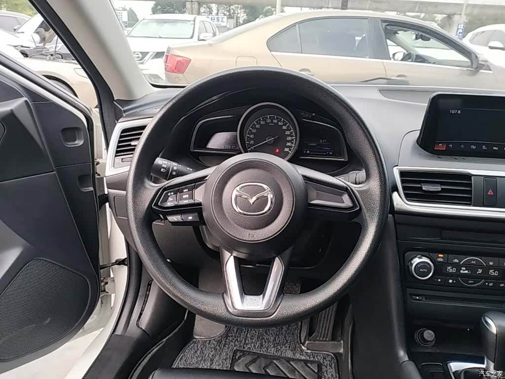 Mazda Mazda3, 2020 11