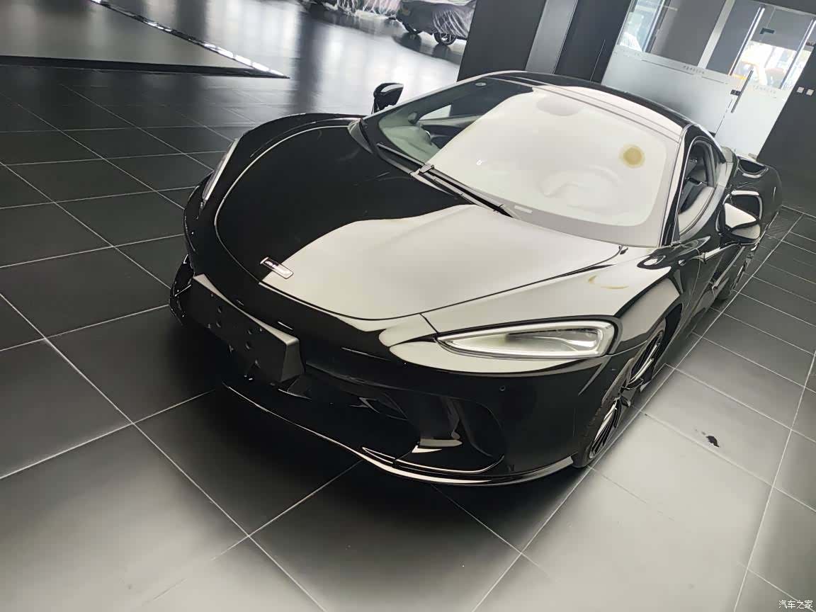 McLaren GT