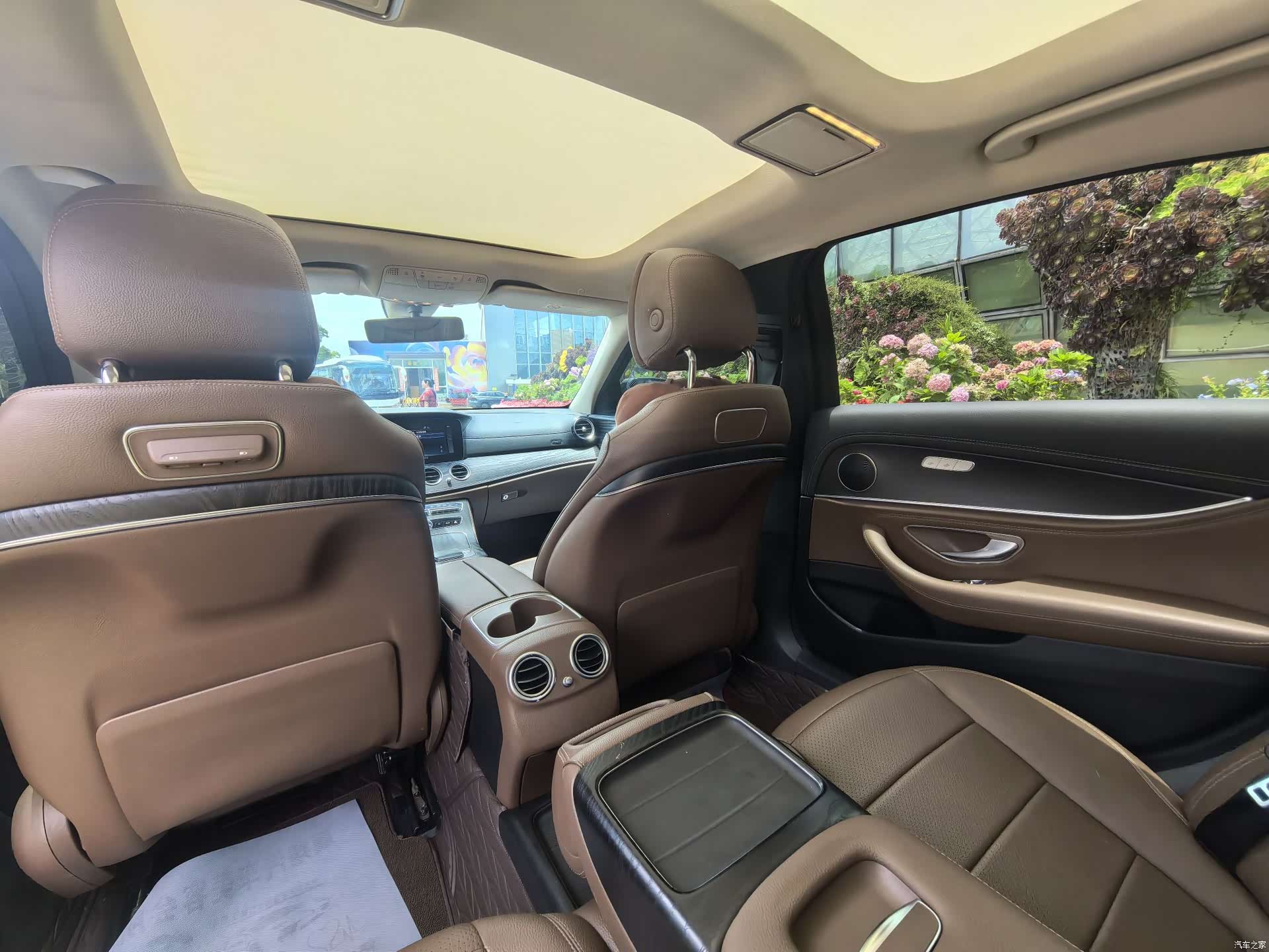 Mercedes-Benz E-Class, 2019 6