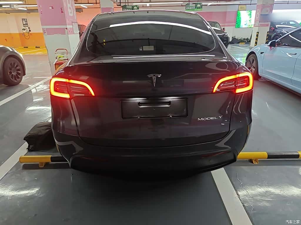Tesla Model Y, 2023 6