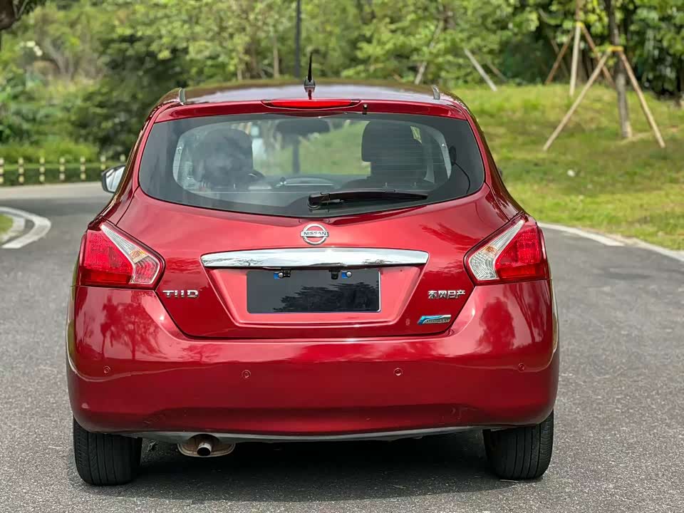 Nissan TIIDA