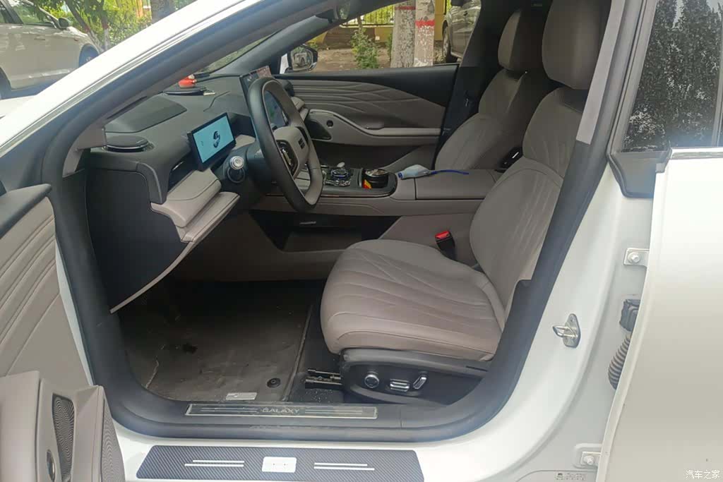 Geely 8, 2025 9
