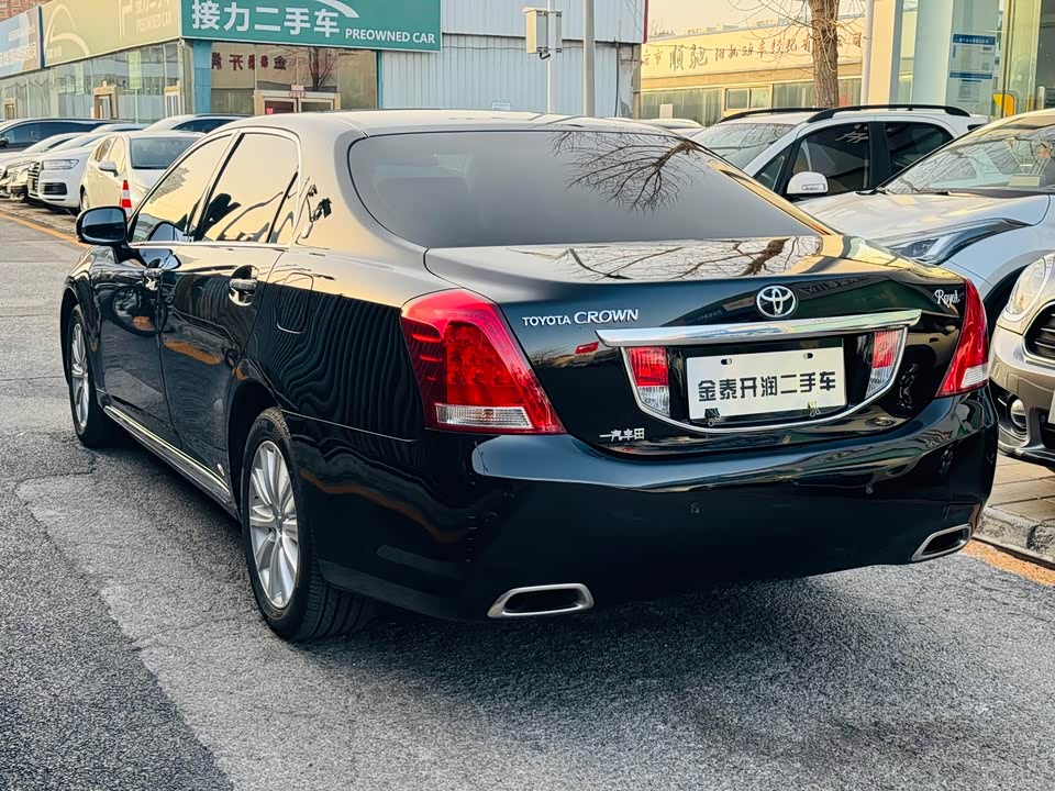 Toyota crown