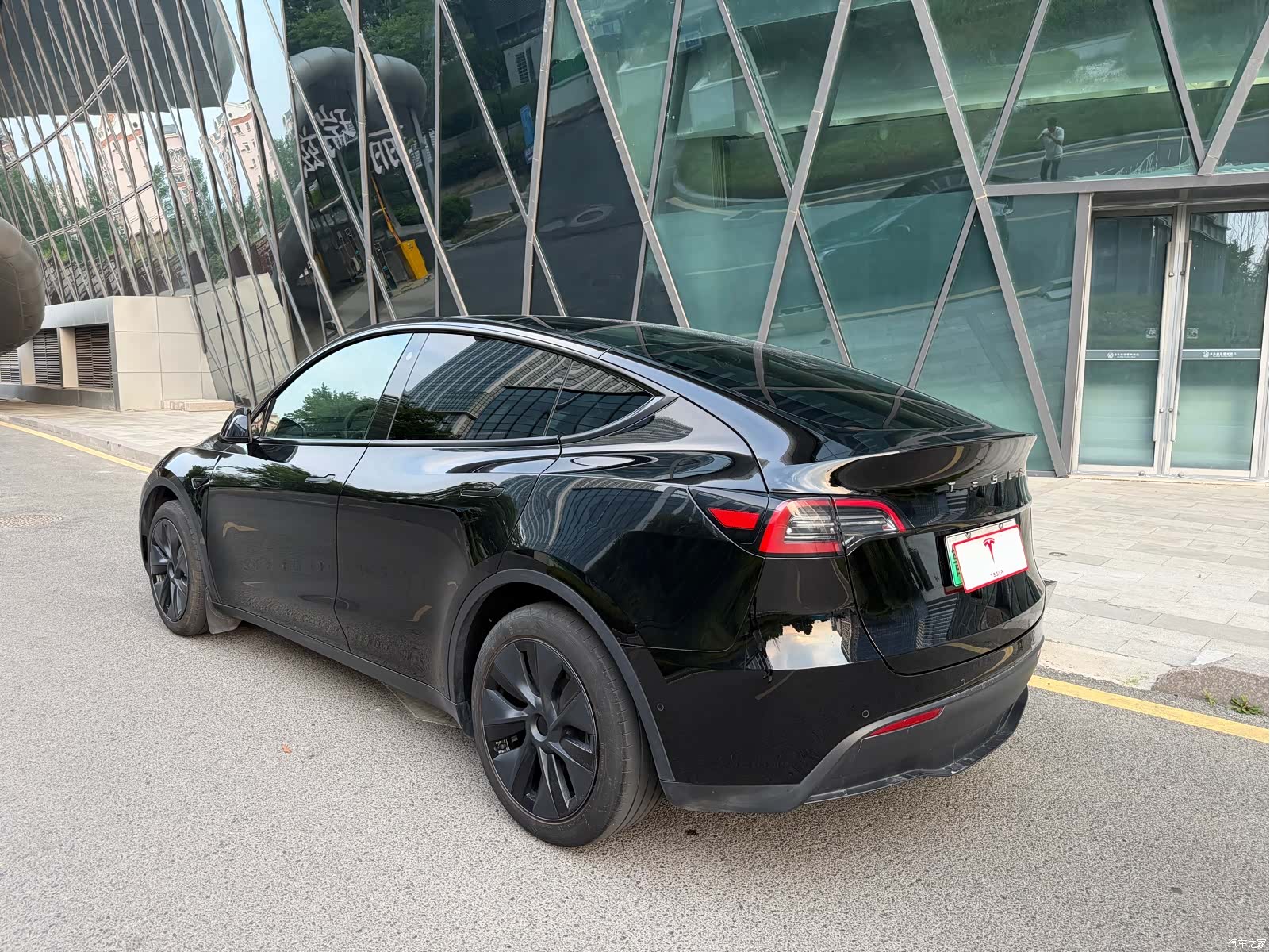 Tesla Model Y, 2024 4