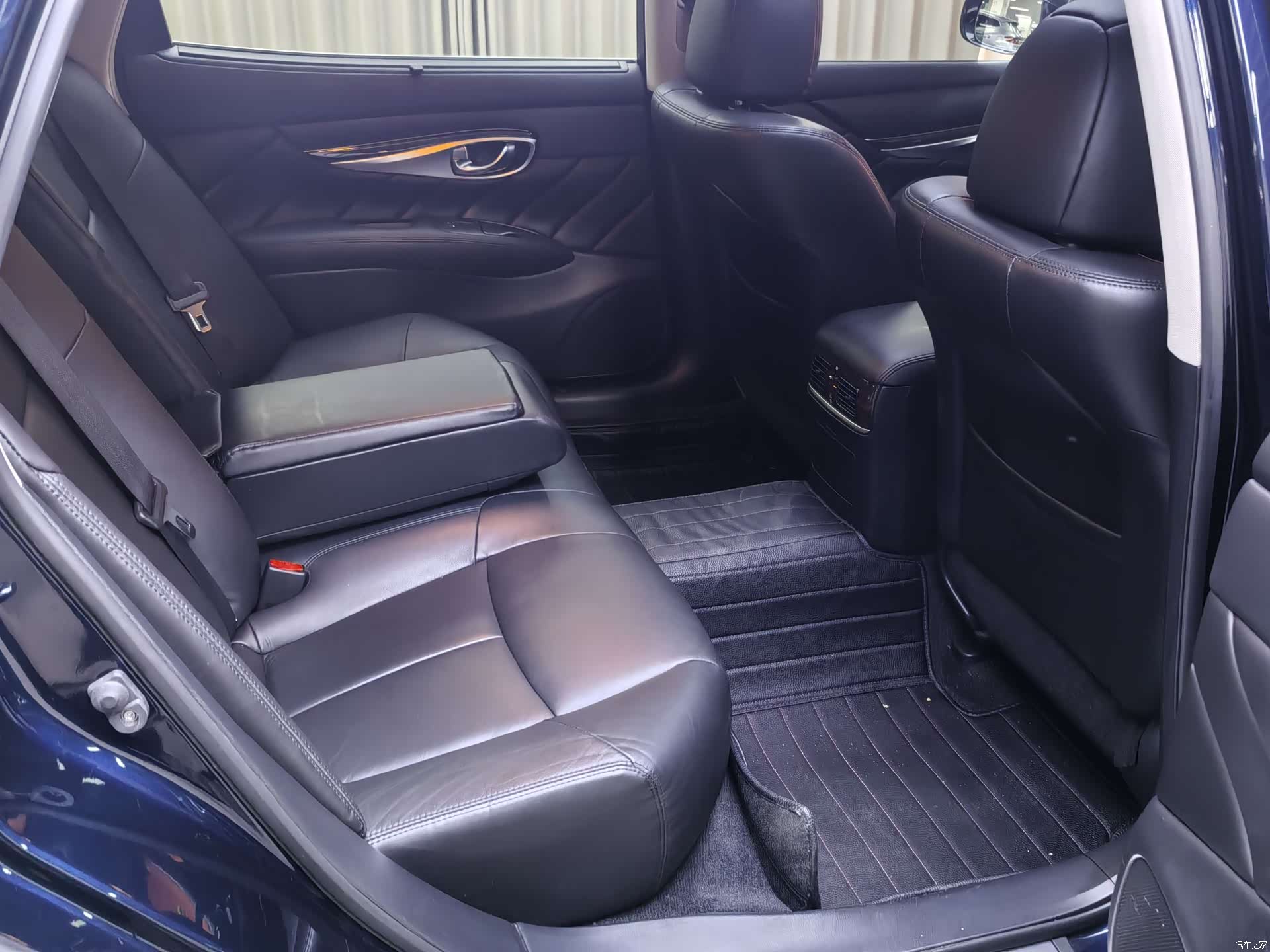 Infiniti Q70, 2020 15