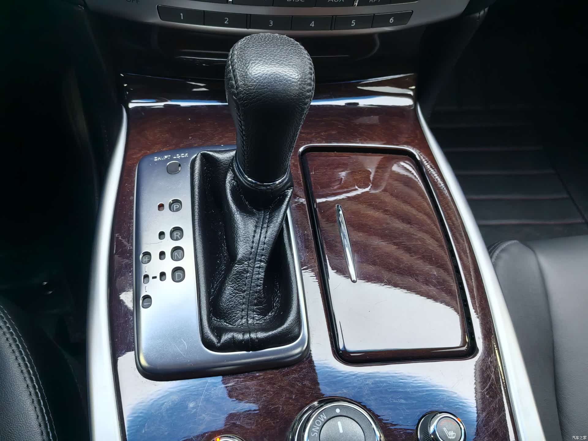 Infiniti Q70, 2020 22