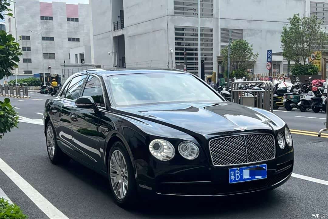 Bentley Flying Spur, 2018 3