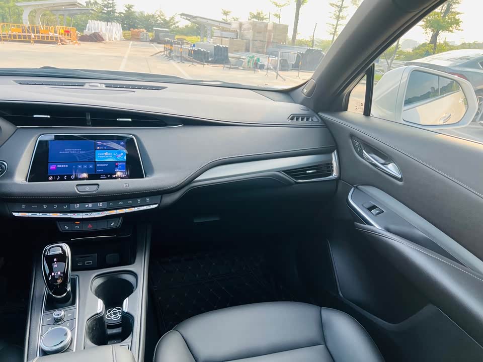 Cadillac XT4