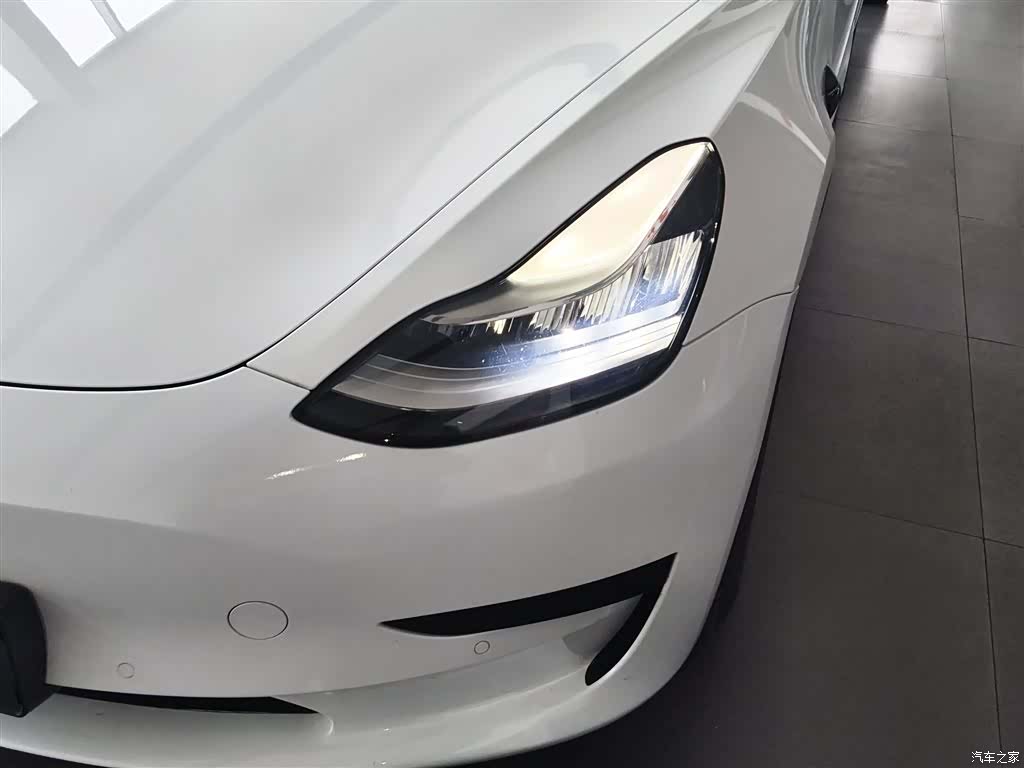 Tesla Model 3, 2021 24