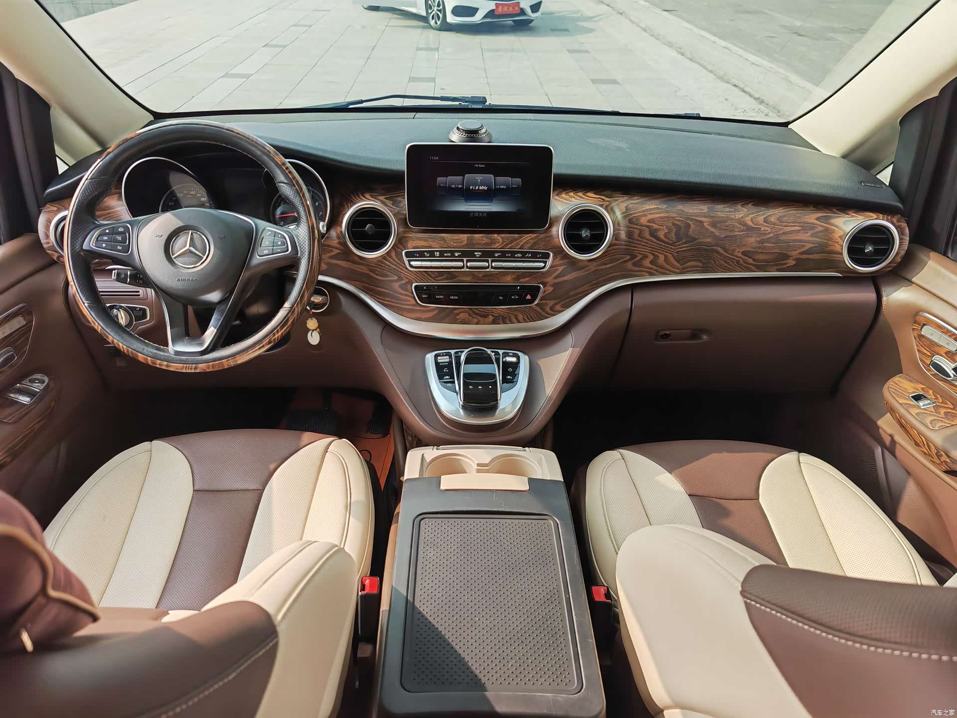 Mercedes-Benz V-Class, 2019 9