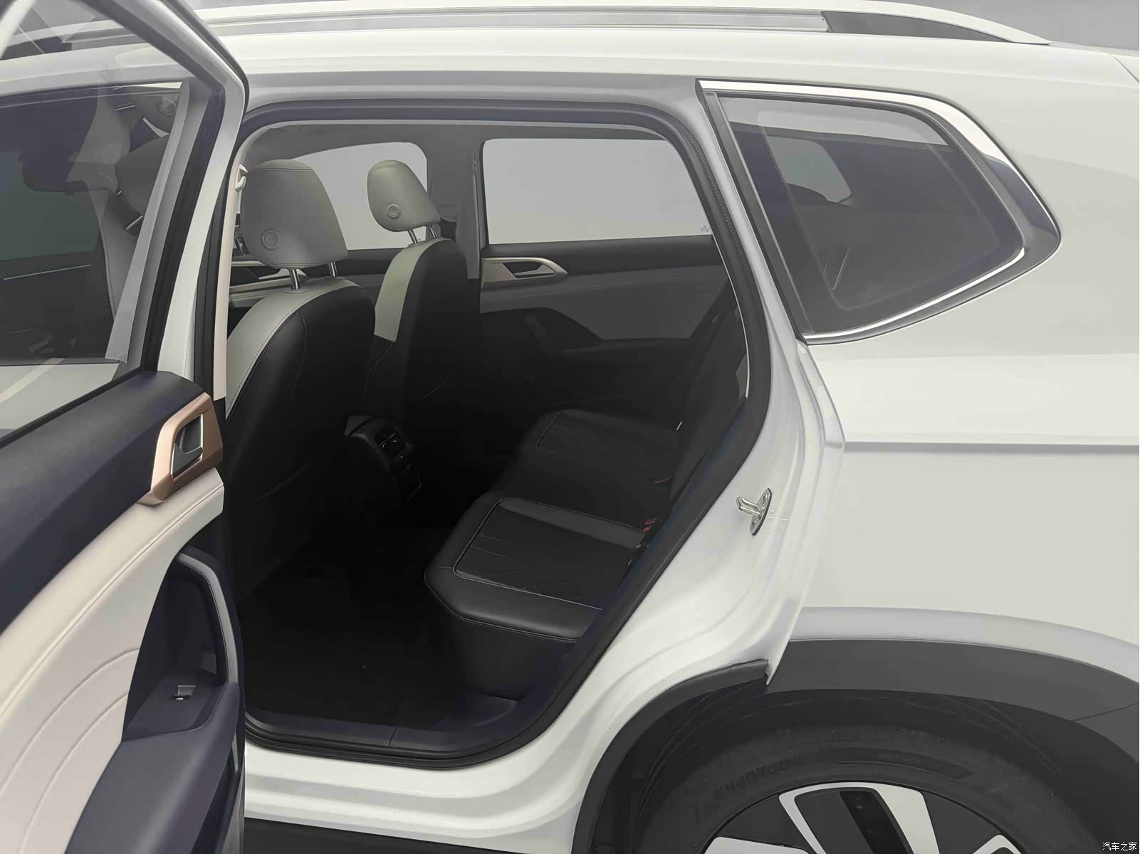 Volkswagen Tharu, 2024 11
