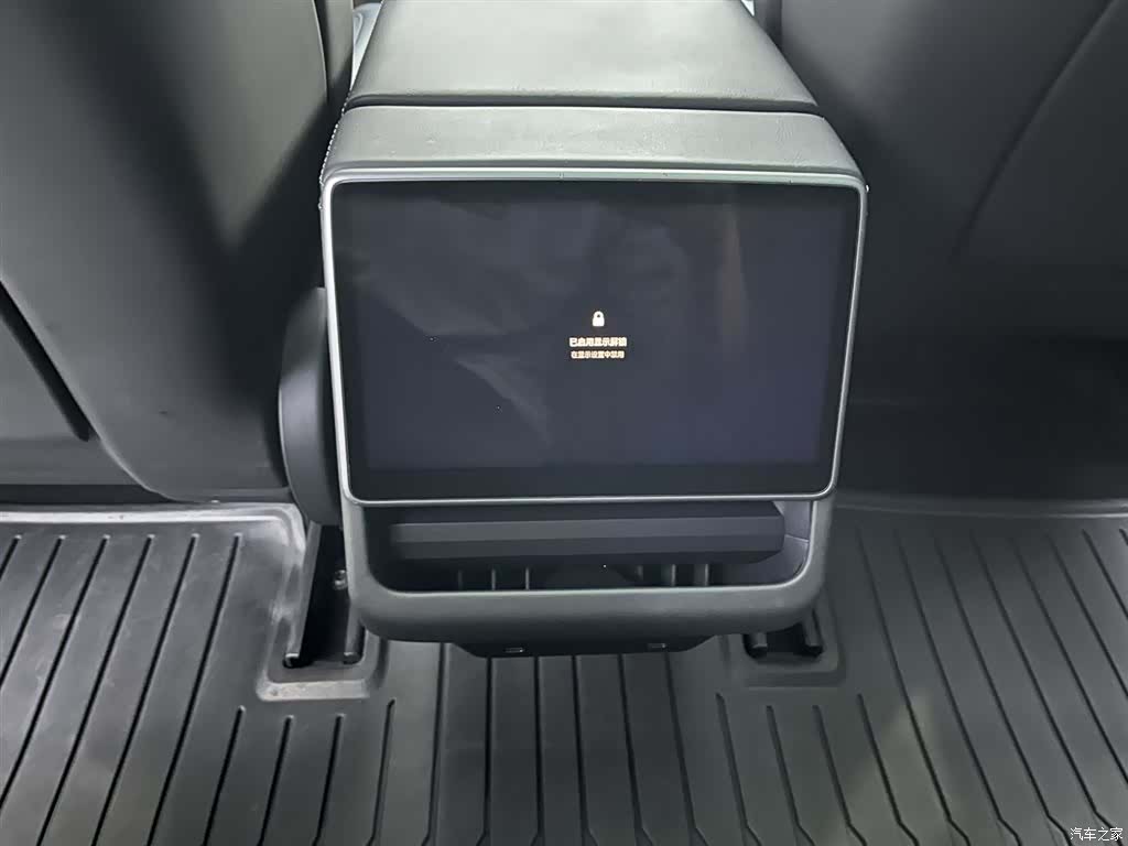 Tesla Model 3, 2024 16